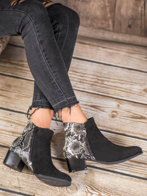 Stylové  kotníčkové boty dámské černé na širokém podpatku