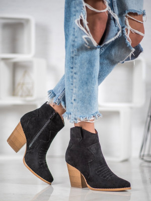 Praktické  kotníčkové boty černé dámské na širokém podpatku
