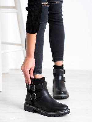 Krásné dámské  kotníčkové boty černé na plochém podpatku