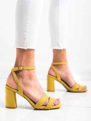 Jedinečné zlaté dámské  sandály na širokém podpatku