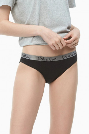 Calvin Klein černé kalhotky se stříbrnou gumou Bikini Slip Basic