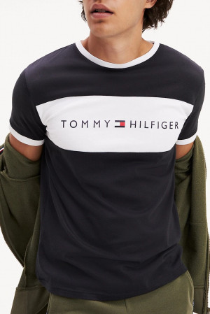 Tommy Hilfiger černé pánské tričko CN SS Tee Logo Flag