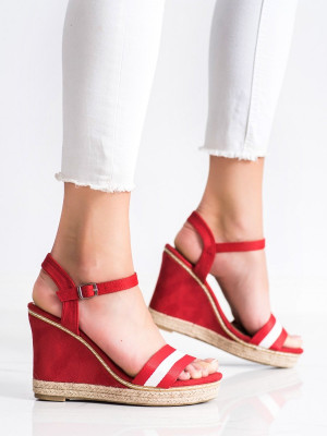 Moderní  sandály dámské červené na klínku
