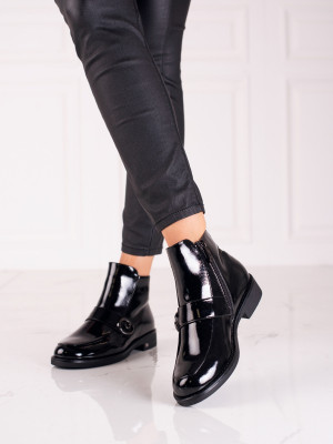 Moderní  kotníčkové boty dámské černé na plochém podpatku