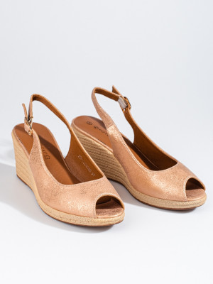 Komfortní dámské hnědé  sandály na klínku