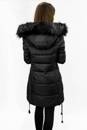 Černá prošívaná dámská zimní bunda s kapucí (7690) černá S (36)